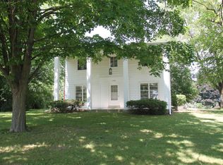 17730 Greenbrier Dr, Brookfield, WI 53045