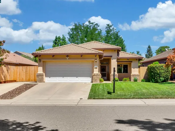 1392 Walden Dr, Folsom, CA 95630