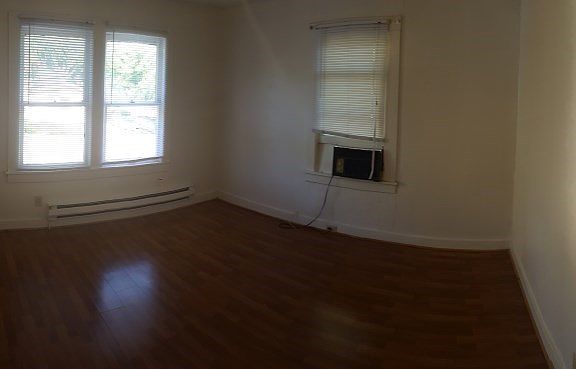 3rd image of 330 Indiana Ct S