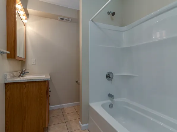 66 Apple Tree Ln, Hendersonville, NC