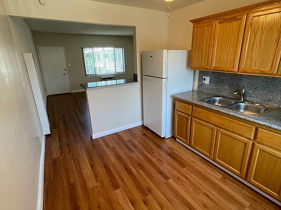 5th image of 4815 Persimmon Ave APT 25
