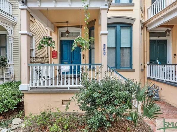 219 W Waldburg Street, Savannah, GA 31401
