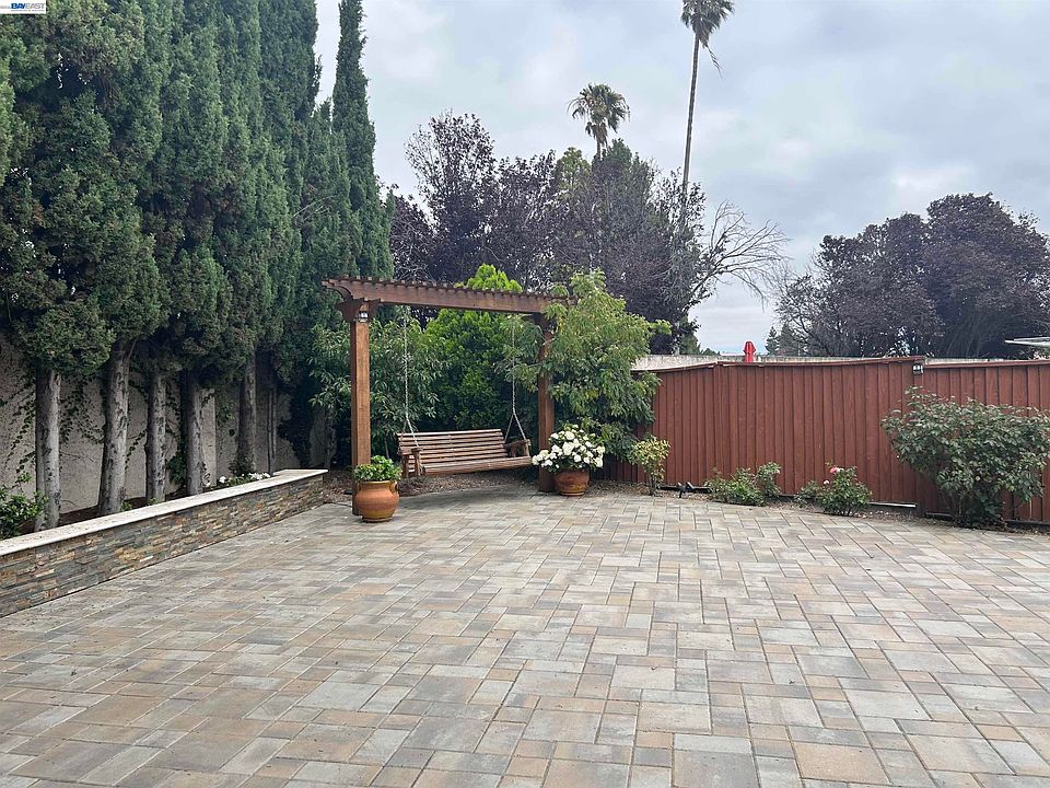 2nd image of 5545 Crimson Cir