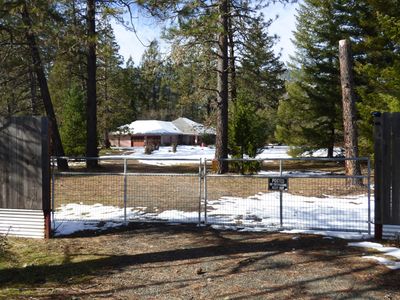 230 Burch Dr, Cave Junction, OR, 97523