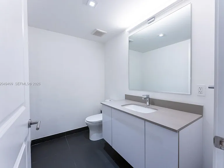 1600 NE 1st Ave #1814 — Photo 5