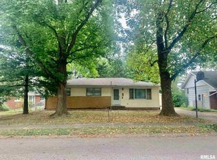 304 Whitefield Rd, Springfield, IL 62704