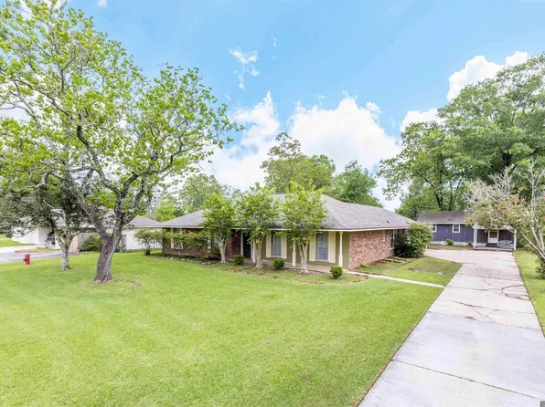 705 Dawes Dr, Denham Springs, LA 70726