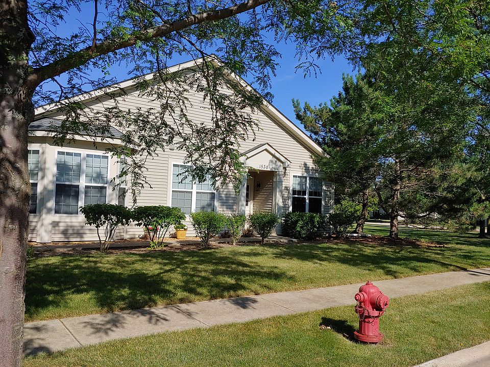 End unit, peaceful views