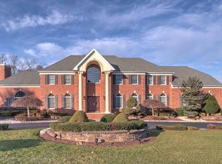 18 Castlehill Dr, Marlboro, NJ 07746