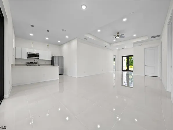 447 Redwing St, Lehigh Acres, FL 33974