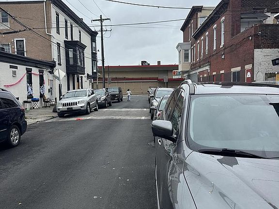 4th image of 2044 E Wishart St