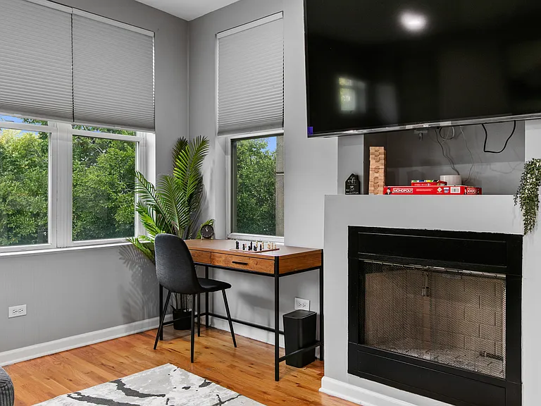 2249 W Monroe St #4 — Photo 11