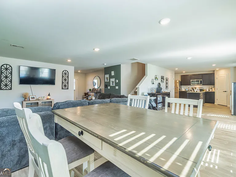 111 Tudor Way — Photo 11