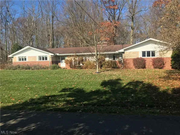 7273 Joy Rd, Brookfield, OH 44403