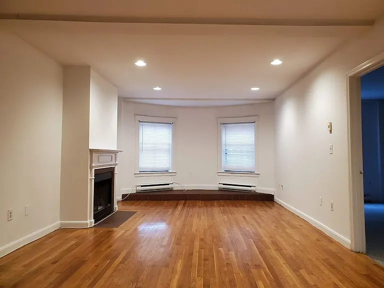 1750 Washington St #8 — Photo 7