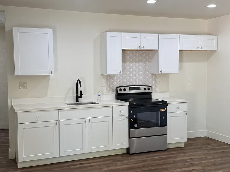 311 California Ave — Photo 4
