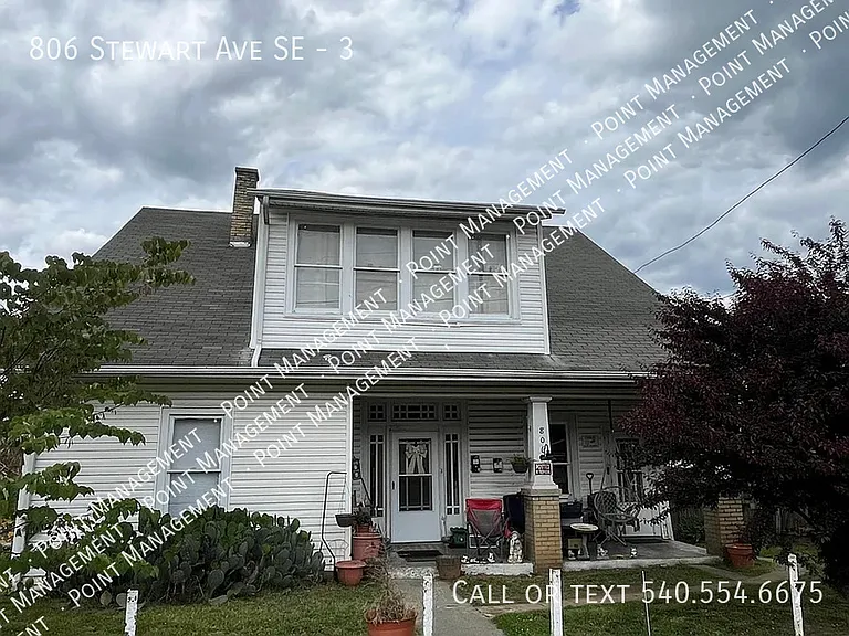 806 Stewart Ave SE #3 — Photo 1