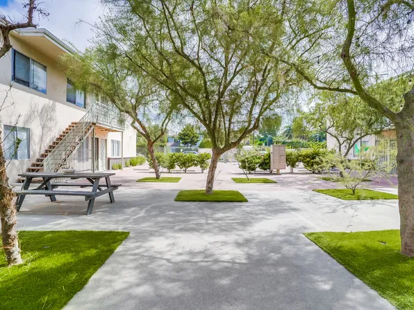 2425-2431 S Ridgeley Dr