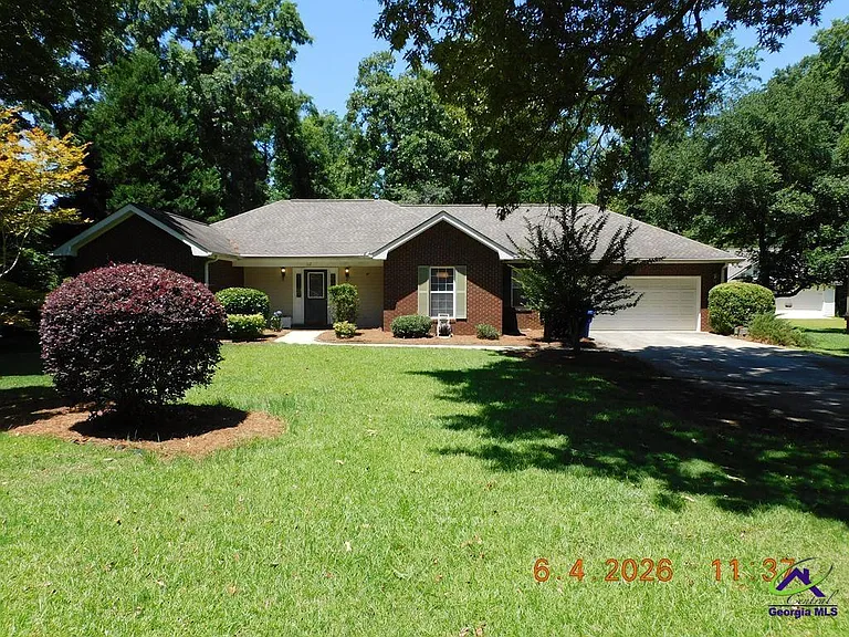 112 Charleston Ct — Photo 1