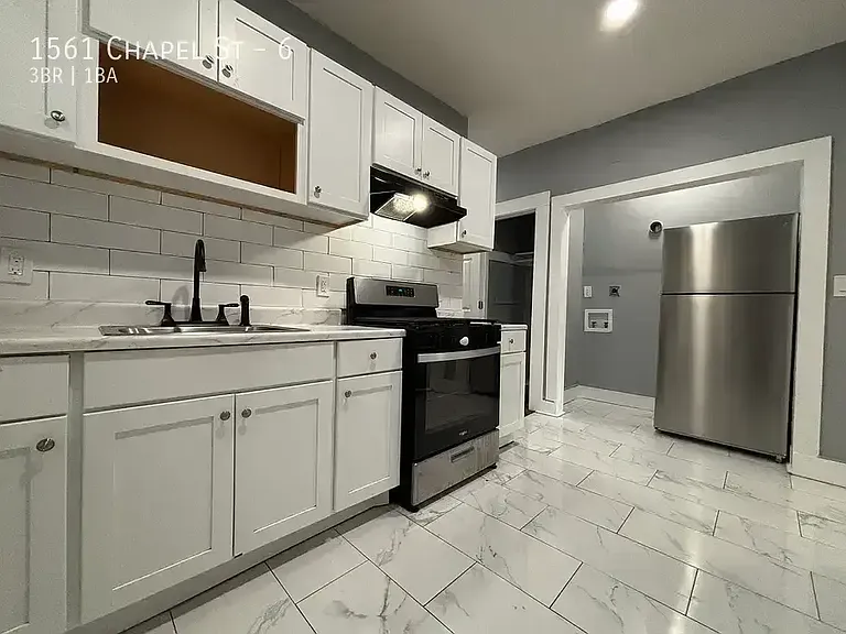 1561 Chapel St #6 — Photo 8