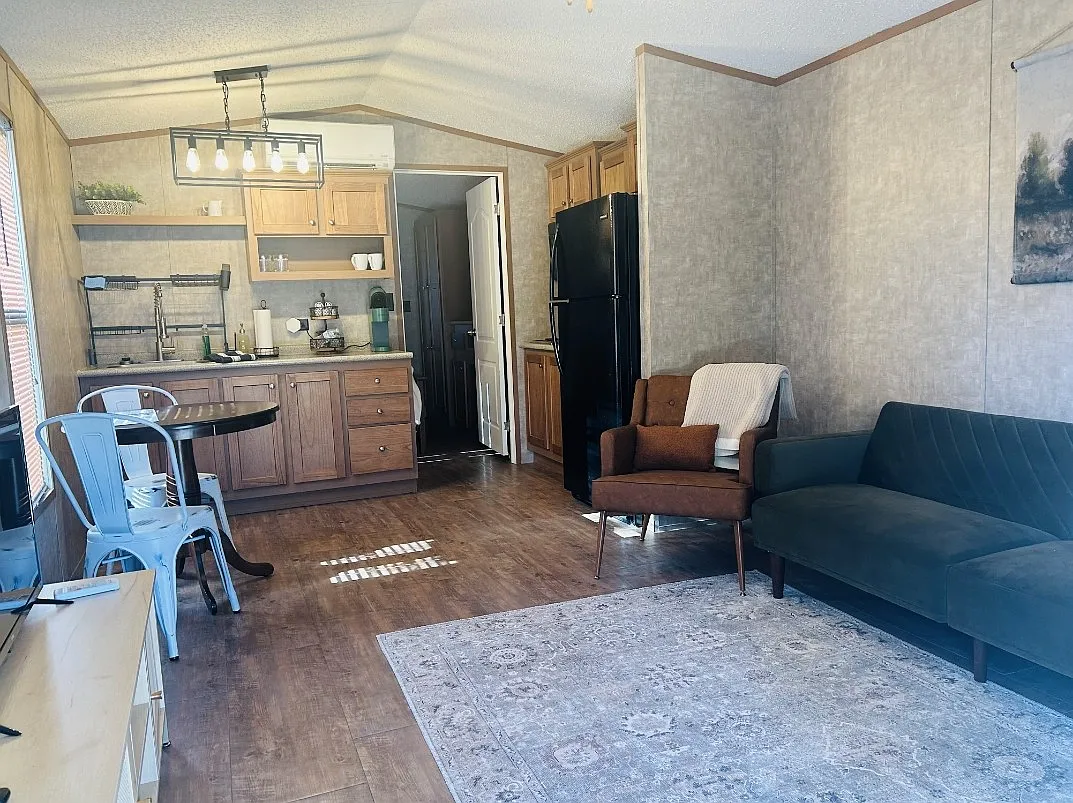 134 County Road 743- Tiny Home - 1 — Photo 2