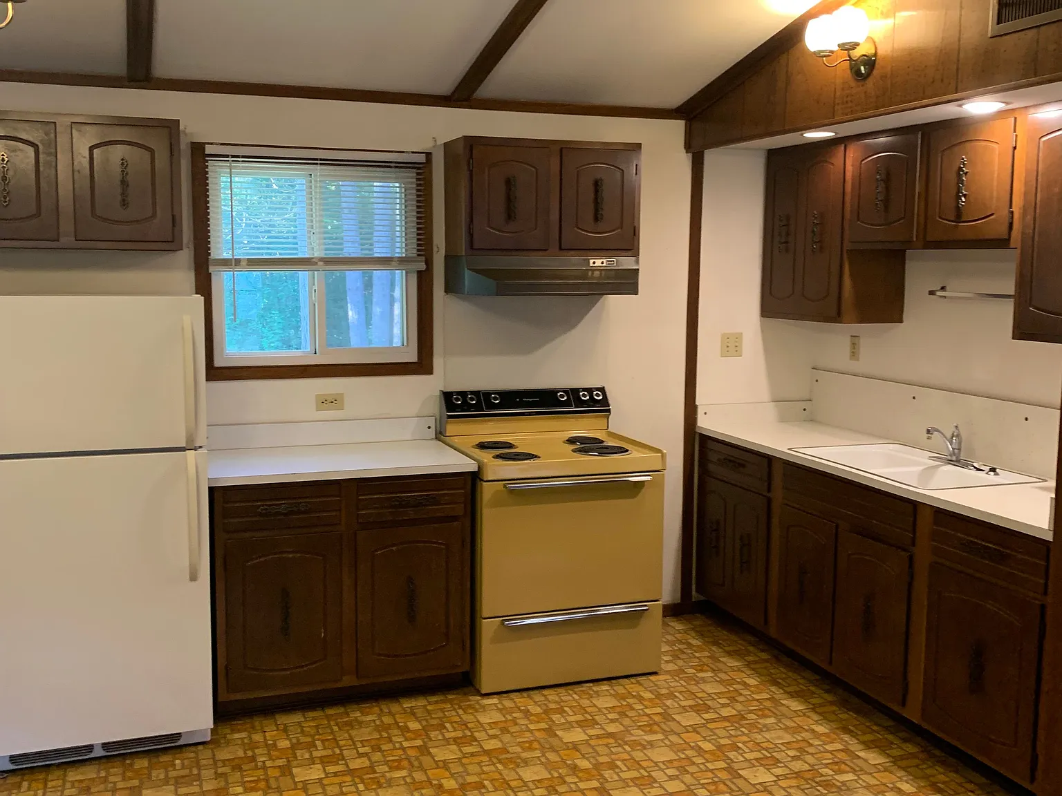 2 bed, 600 sqft, $775 — Photo 2