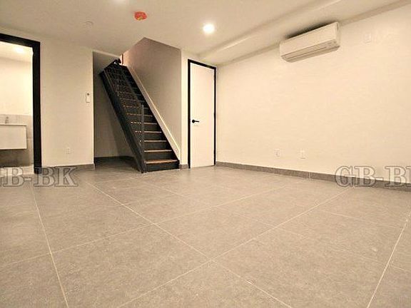 4th image of 1148 Pacific St APT 1