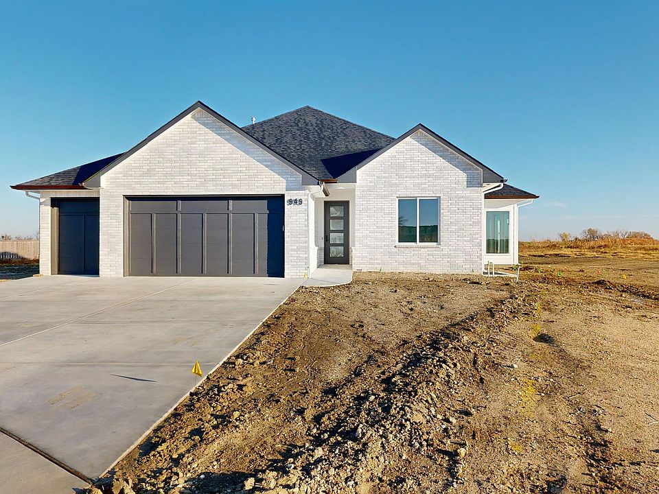 1st image of 949 N Speyside Cir