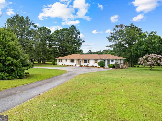 1367 Sharpsburg McCollum Rd, Sharpsburg, GA 30277