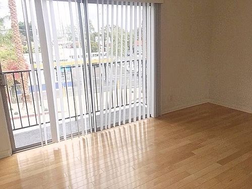 1st image of 2729 Fletcher Dr APT 5