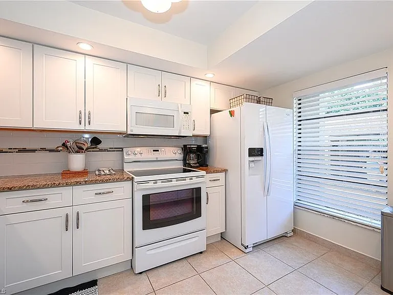 135 Cypress Way E #C — Photo 12