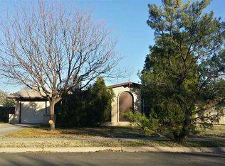 809 Meadow Pl, Roswell, NM 88203