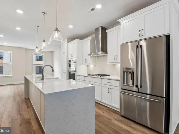 2519 Light St, Baltimore, MD 21230