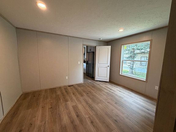 4th image of 1946 Wyoming Ave #266