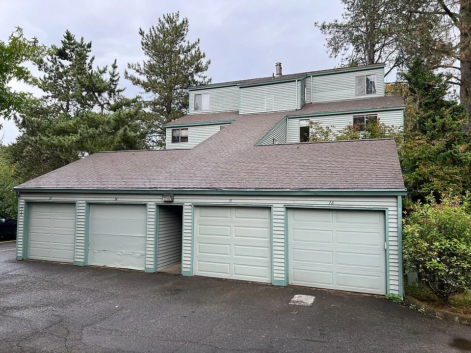 3566 Halifax Sq SE #13