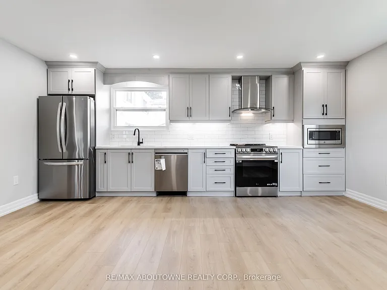 2 Thorndale Ave #C — Photo 9
