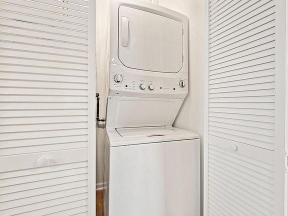 5th image of 3311 N Ravenswood Ave #1
