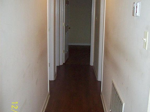 5th image of 442 Edgewood Dr