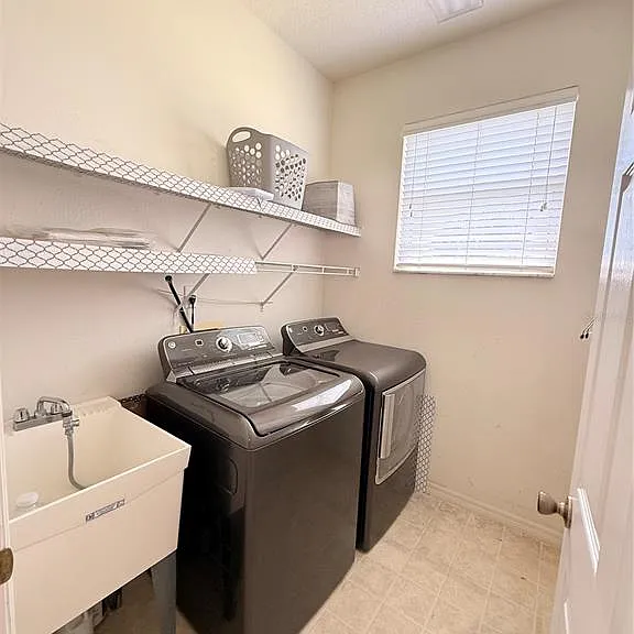 3010 Victoria Dr — Photo 51