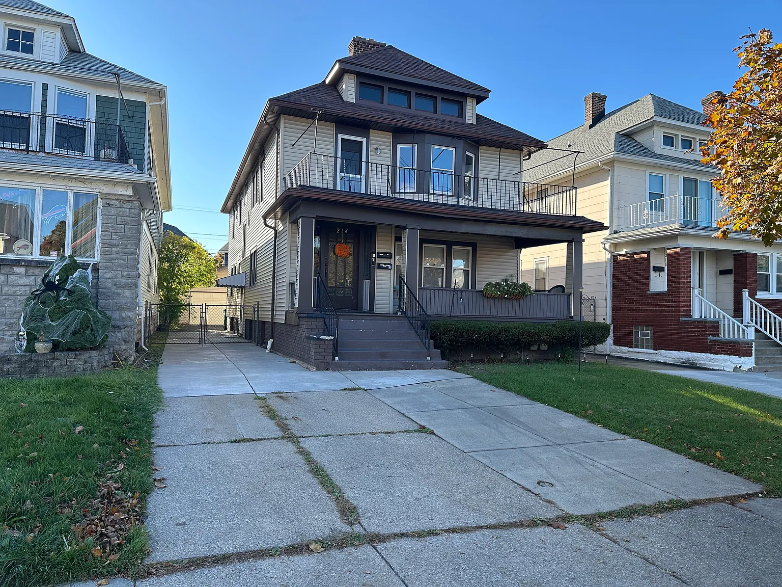3 bed, 1200 sqft, $1,550 — Photo 2