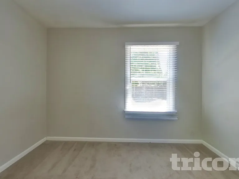 463 Park Ave — Photo 12