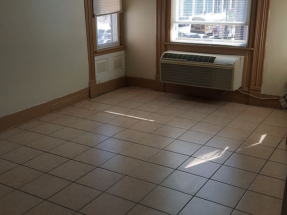 3rd image of 3626 N Broad St APT 4