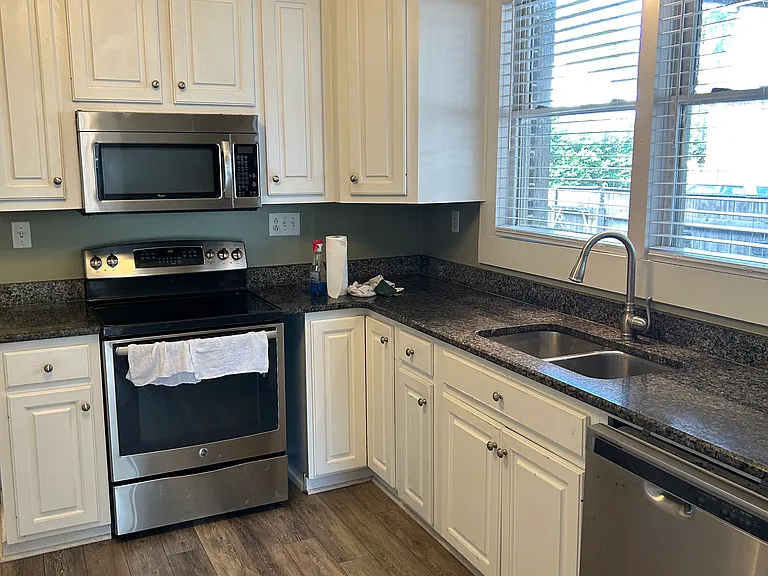 66 Folly Road Blvd — Photo 4