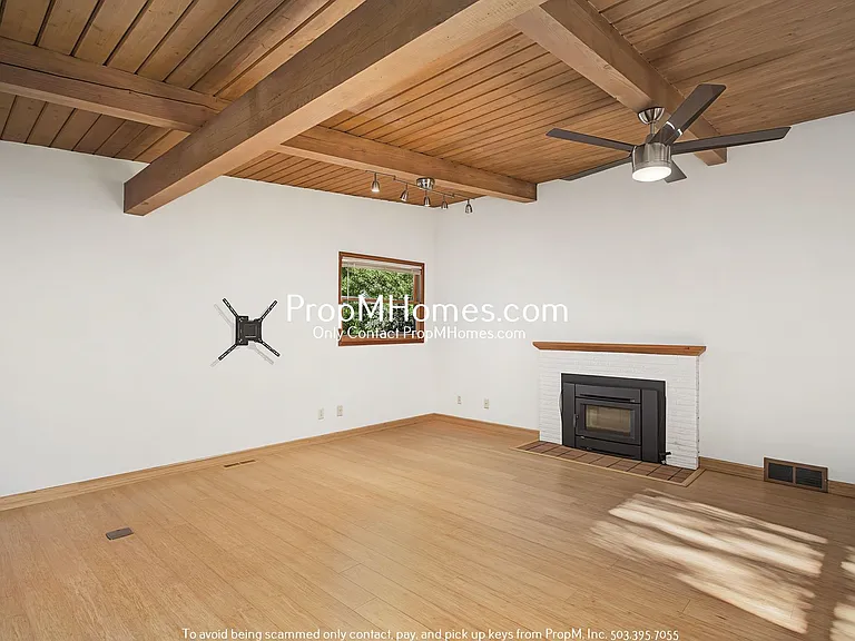 1027 SE 23rd Ave — Photo 4