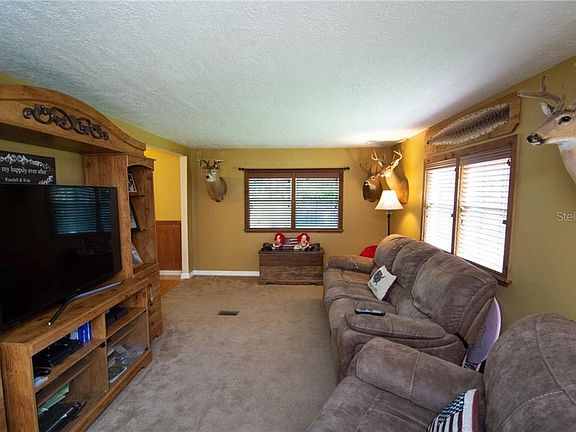 4th image of 2221 Estes Dr
