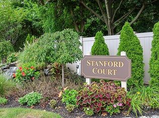11 Stanford Ct #B, Wantagh, NY 11793