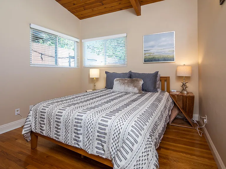 871 Coronado Ave — Photo 16
