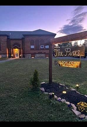 3rd image of 743 Ridge Rd