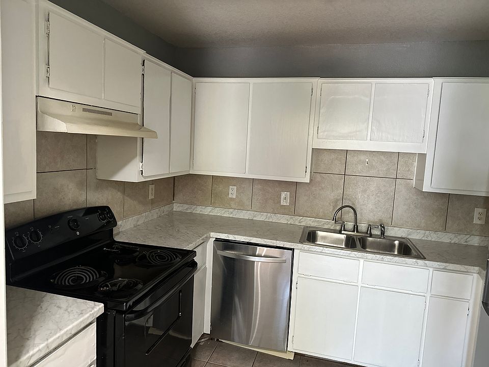 1st image of 515 Conder St #B