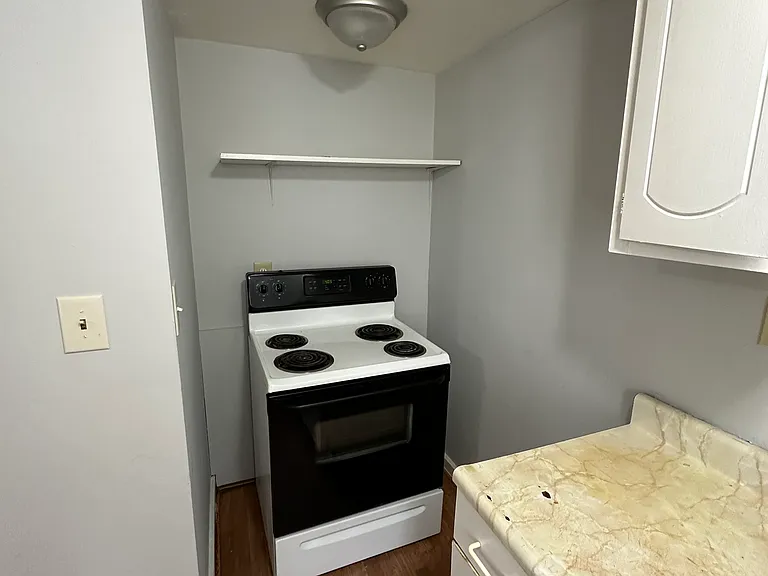 1495 State St #1-F — Photo 4